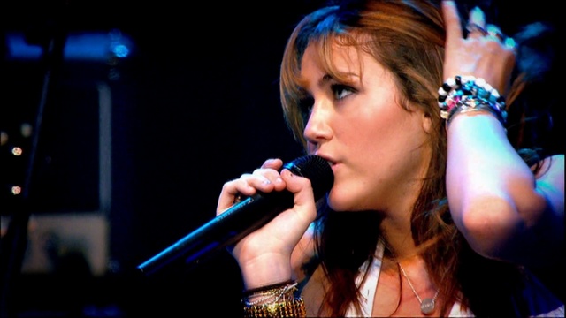 Video Reference: singing, singer, music artist, performance, entertainment, music, pop music, event, stage, performing arts, Person