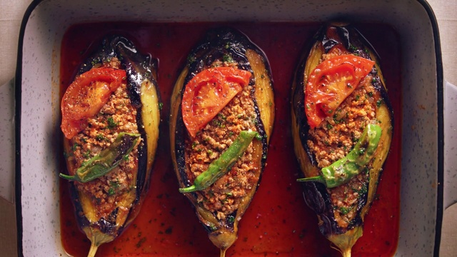 Video Reference: Dish, Food, Cuisine, Ingredient, Stuffed peppers, İmam bayıldı, Produce, Recipe, Vegetable, Vegetarian food