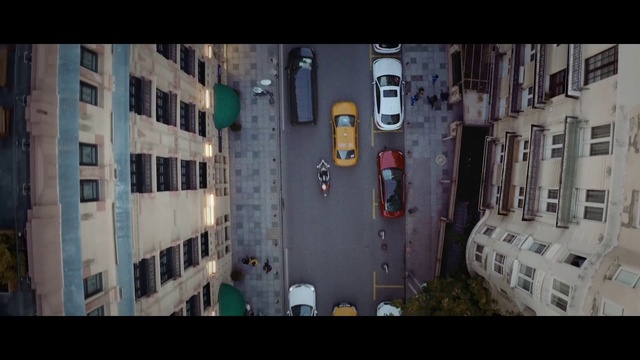 Video Reference: Urban area, Neighbourhood, Human settlement, Metropolitan area, City, Street, Architecture, Metropolis, Residential area, Tree