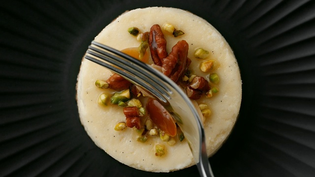 Video Reference: dish, food, cuisine, vegetarian food, recipe, meal, breakfast, appetizer