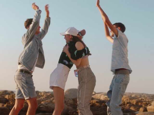 Video Reference: Fun, Friendship, Photography, Happy, Tourism, Vacation, Landscape, Travel, Gesture, Jeans