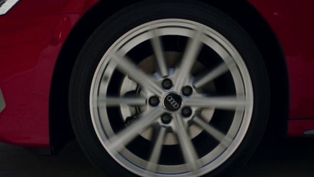 Video Reference: Land vehicle, Alloy wheel, Vehicle, Rim, Spoke, Wheel, Auto part, Car, Automotive wheel system, Automotive design