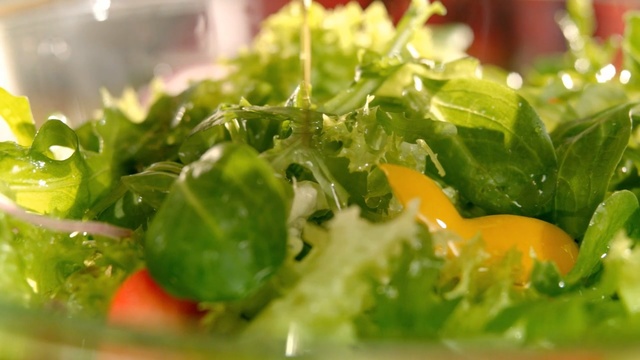 Video Reference: Garden salad, Food, Leaf vegetable, Vegetable, Dish, Salad, Ingredient, Spinach salad, Vegetarian food, Plant