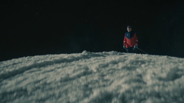 Video Reference: Snow, Winter, Sky, Geological phenomenon, Recreation, Night, Atmosphere, Fun, Mountaineering, Photography