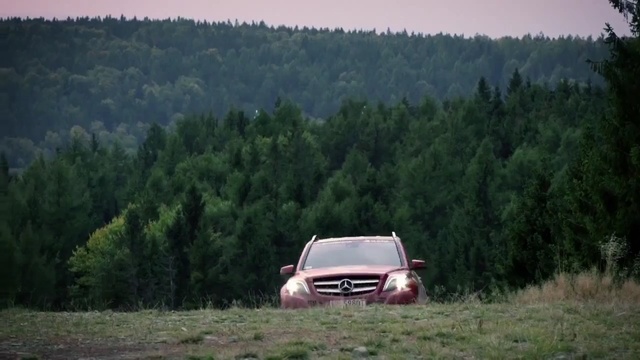 Video Reference: Land vehicle, Vehicle, Car, Natural environment, Off-road vehicle, Off-roading, Tree, Landscape, Compact sport utility vehicle