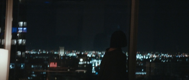 Video Reference: Night, Black, Darkness, Light, Metropolitan area, Lighting, Sky, City, Human settlement, Midnight