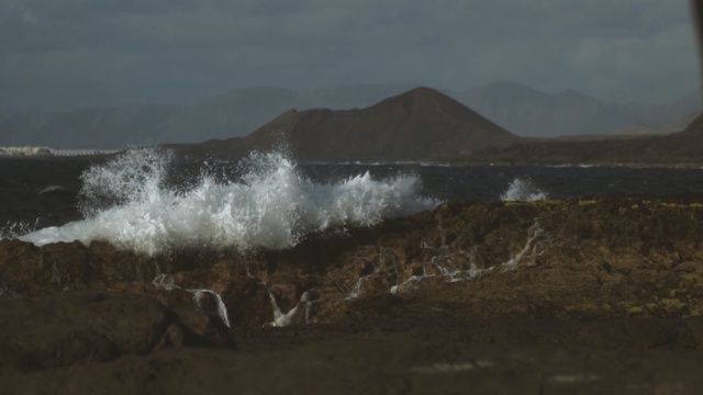 Video Reference: Wave, Wind wave, Sea, Ocean, Coast, Sky, Shore, Geological phenomenon, Tide, Wind