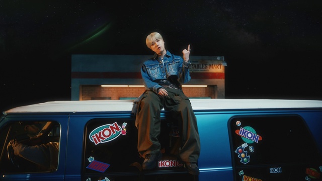 Video Reference: Automotive design, Motor vehicle, Entertainment, Hat, Automotive exterior, Automotive lighting, Event, Electric blue, Recreation, Fun