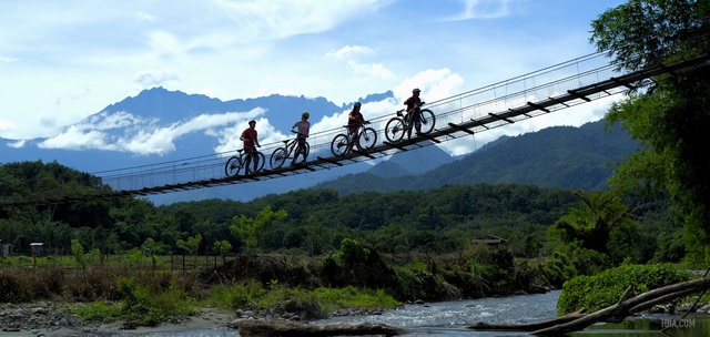 Video Reference: Cycling, Nature, Vehicle, Mountain bike, Outdoor recreation, Bicycle, Recreation, Mountain biking, Water, River