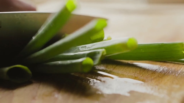 Video Reference: Leek, Scallion, Plant, Welsh onion, Lemongrass, Vegetable, Amaryllis family, Allium, Flowering plant