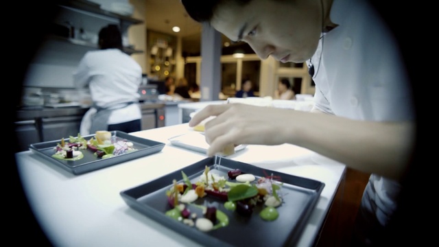 Video Reference: Food, Cook, Culinary art, Dish, Cuisine, À la carte food, Chef, Restaurant, Cooking, Meal