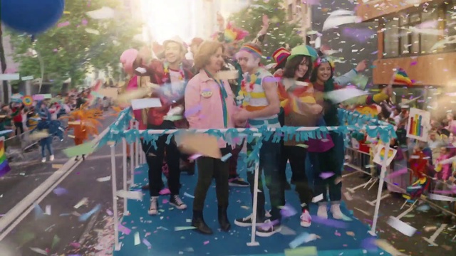 Video Reference: Event, Fun, Snapshot, Festival, Party, Public event, Leisure, Carnival, Block party, Crowd