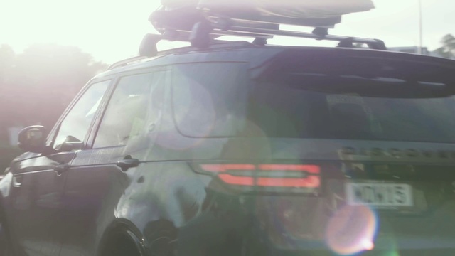 Video Reference: Vehicle, Car, Automotive exterior, Roof rack, Automotive carrying rack, Automotive luggage rack, Auto part, Automotive window part, Minivan, Family car