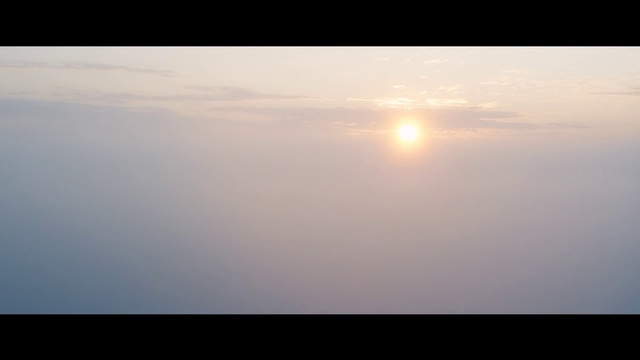 Video Reference: Sky, Atmospheric phenomenon, Atmosphere, Horizon, Daytime, Morning, Calm, Sun, Sunlight, Cloud