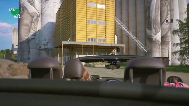 Video Reference: Architecture, Auto part, Plant, House, Building, Games, City, Screenshot