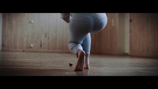 Video Reference: footwear, leg, joint, human leg, thigh, human body, physical fitness, girl, arm, performing arts