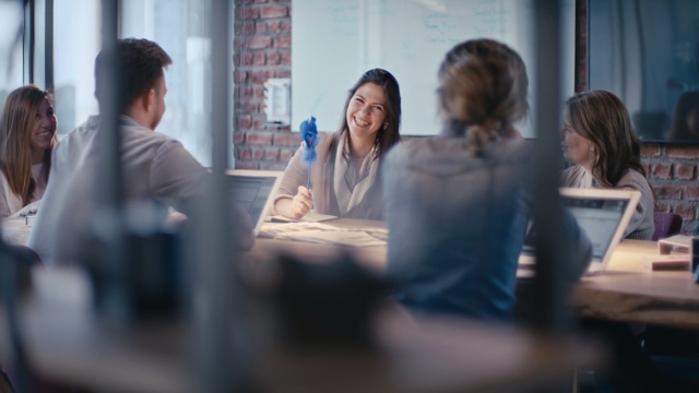 Video Reference: Conversation, Sitting, Room, Fun, Adaptation, White-collar worker, Person