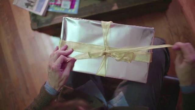 Video Reference: Hand, Paper