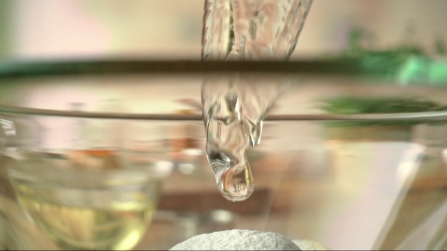 Video Reference: Water, Transparent material, Glass, Macro photography, Close-up, Drinkware