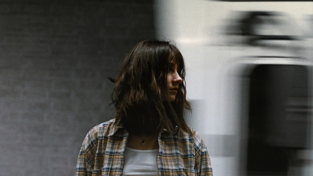 Video Reference: hair, girl, long hair, design, pattern, audio, plaid