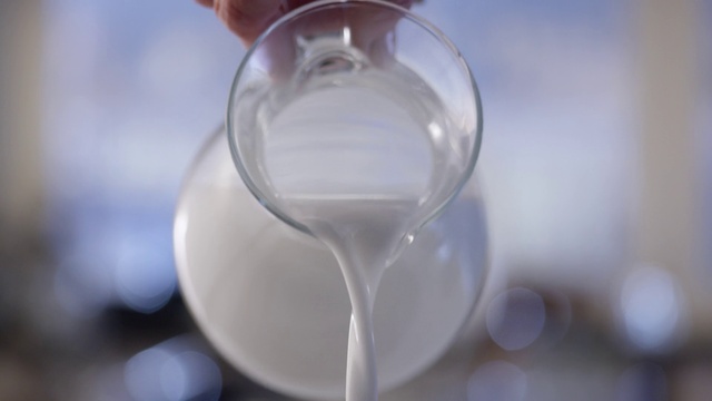 Video Reference: Product, Transparent material, Glass, Milk