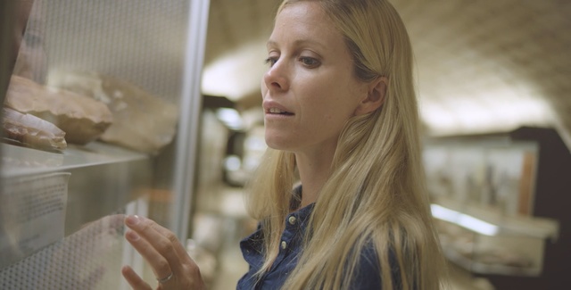 Video Reference: Hair, Blond, Hairstyle, Beauty, Lip, Long hair, Jaw, Brown hair, Smile, Layered hair, Person