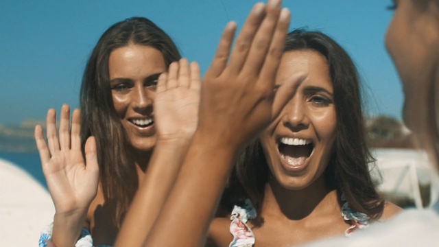 Video Reference: Facial expression, Fun, Smile, Finger, Gesture, Hand, Friendship, Happy, Summer, Laugh, Person