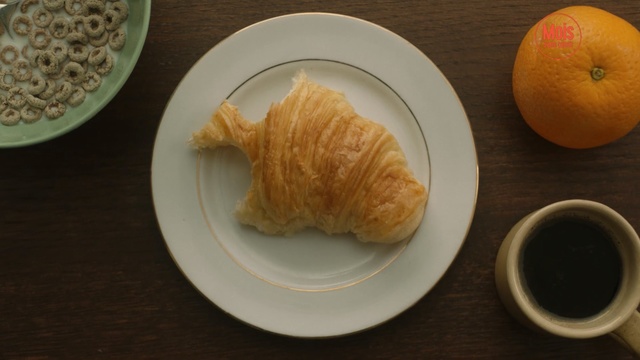 Video Reference: Food, Croissant, Dish, Cuisine, Ingredient, Sfogliatelle, Baked goods, Produce, Puff pastry, Breakfast