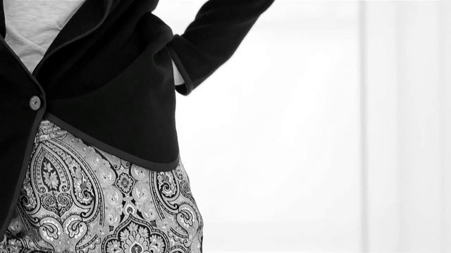 Video Reference: White, Black, Black-and-white, Shoulder, Monochrome photography, Monochrome, Waist, Joint, Photography, Neck