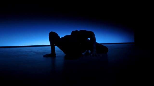 Video Reference: Sky, Flash photography, Knee, Electric blue, Human leg, Landscape, Space, Event, Entertainment, Horizon