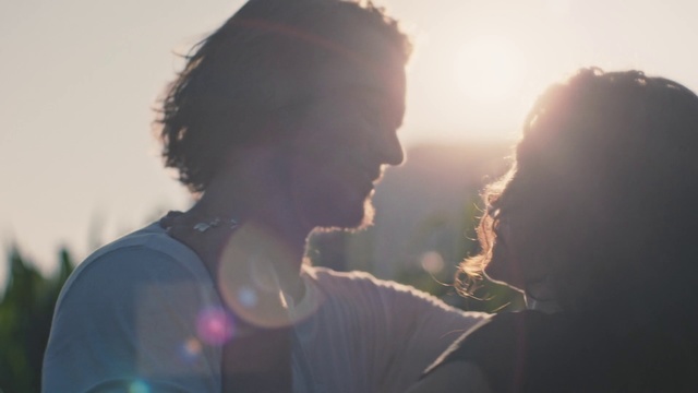 Video Reference: Hair, Backlighting, Photograph, Light, Sky, Lens flare, Sunlight, Hairstyle, Photography, Cloud