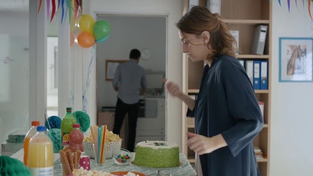 Video Reference: Party, Cake decorating, Icing, Room, Event, Buttercream, Food, Birthday, Baby shower, Party supply