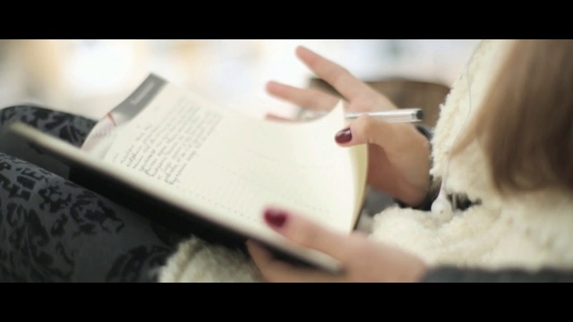 Video Reference: Beauty, Hand, Reading, Blond, Font, Sitting, Finger, Technology, Eyelash, Photography