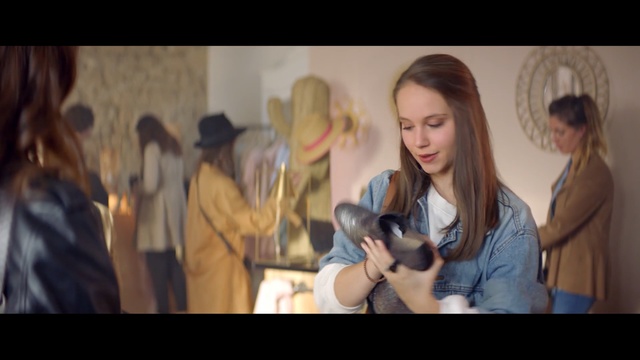 Video Reference: Snapshot, Human, Event, Fun, Photography, Adaptation, Scene, Person