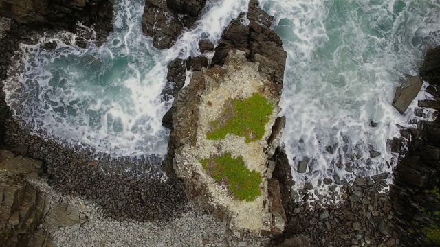 Video Reference: Water, Nature, Green, Rock, Water resources, Watercourse, Natural landscape, Nature reserve, Wave, Close-up