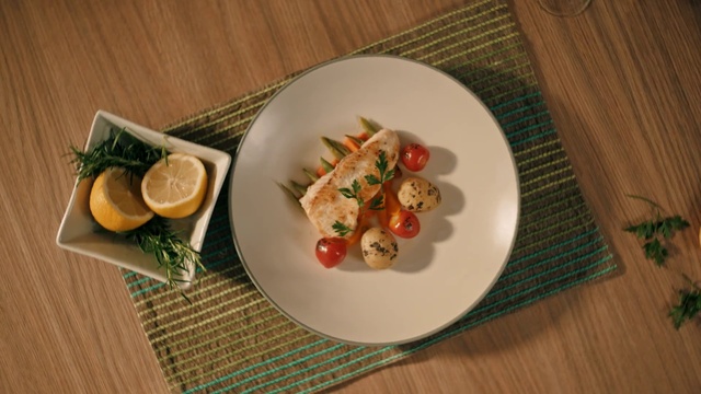 Video Reference: Dish, Food, Cuisine, Ingredient, Garnish, Produce, Canapé, À la carte food, Recipe, Finger food