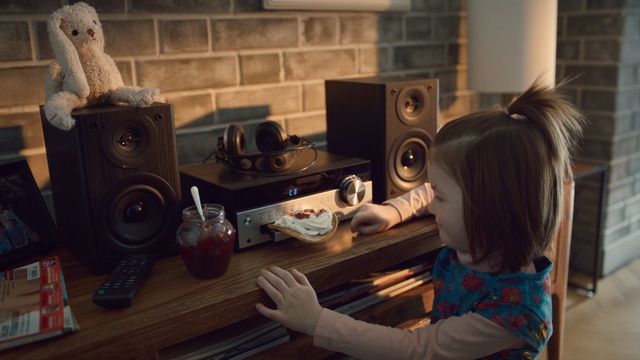 Video Reference: Audio equipment, Room, Electronics, Recording studio, Loudspeaker, Electronic device, Animation, Furniture, Person