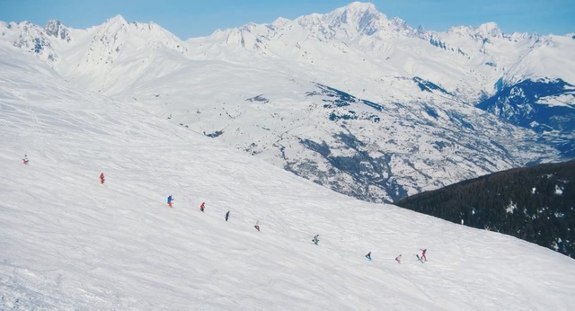 Video Reference: Snow, Mountainous landforms, Mountain, Piste, Slope, Mountain range, Geological phenomenon, Glacial landform, Winter, Ridge, Person