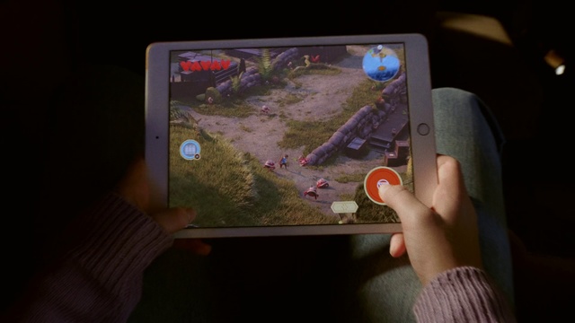 Video Reference: Screen, Electronics, Technology, Games, Electronic device, Gadget, Hand, Recreation, Finger, Tablet computer