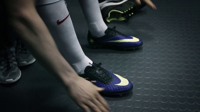 Video Reference: Shoe, Footwear, Blue, Sneakers, Human leg, Leg, Ankle, Outdoor shoe, Joint, Athletic shoe