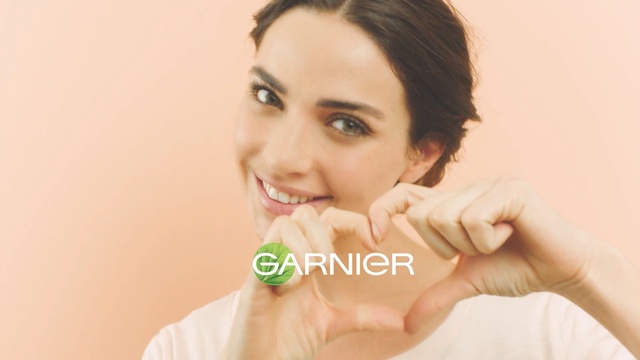 Video Reference: Face, Skin, Nose, Facial expression, Lip, Cheek, Chin, Beauty, Eyebrow, Head