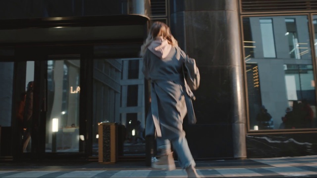 Video Reference: Photograph, Light, Snapshot, Beauty, Standing, Fashion, Infrastructure, Photography, Leg, Performance art