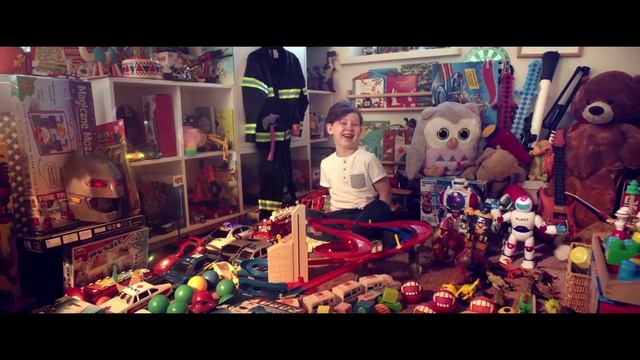 Video Reference: Toy, Public space, Market, Collection, Bazaar, Night, Animation, Selling, Child, Tradition