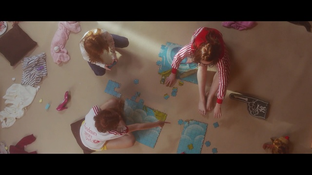 Video Reference: pink, toy, finger, girl, fun