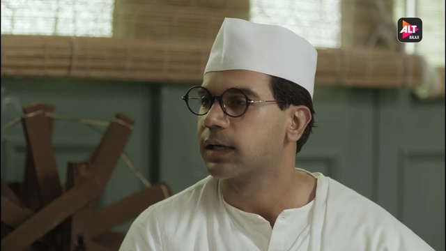 Video Reference: Cook, Headgear, Chef, Glasses, Chief cook, Person