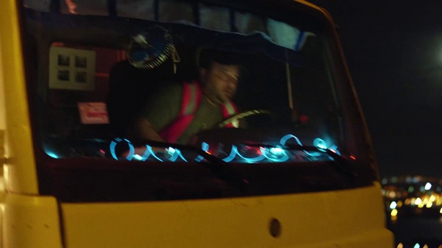 Video Reference: Mode of transport, Night, Technology, Vehicle, Games, Auto part, Car, Glass, Driving