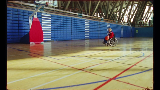 Video Reference: Sports, Team sport, Vehicle, Ball game, Futsal, Sports equipment, Leisure, Sport venue, Floor, Wheelchair sports