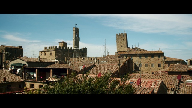 Video Reference: Town, Landmark, Human settlement, Sky, Fortification, Building, Architecture, City, Historic site, Medieval architecture