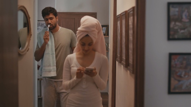 Video Reference: art exhibition, girl, exhibition, art gallery, art, Person