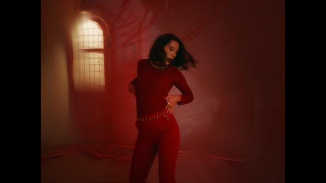 Video Reference: Red, Standing, Beauty, Lady, Shoulder, Photography, Leg, Muscle, Room, Darkness